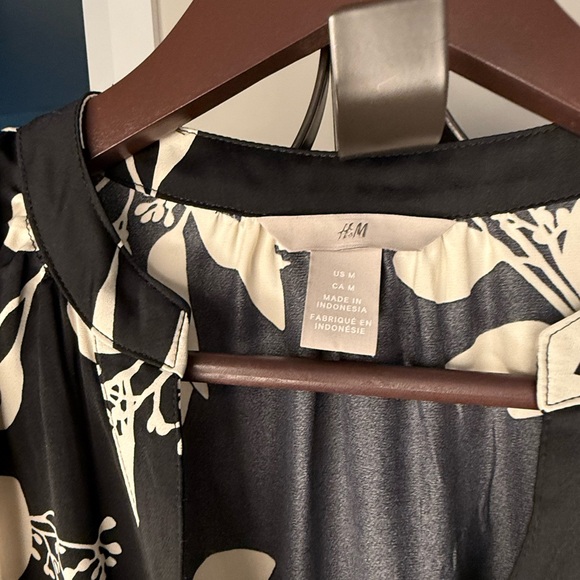 Black dress with white pattern - Picture 3 of 3